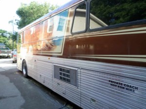 Paint-by-Chester-Willie-Nelson-Tour-Bus-6